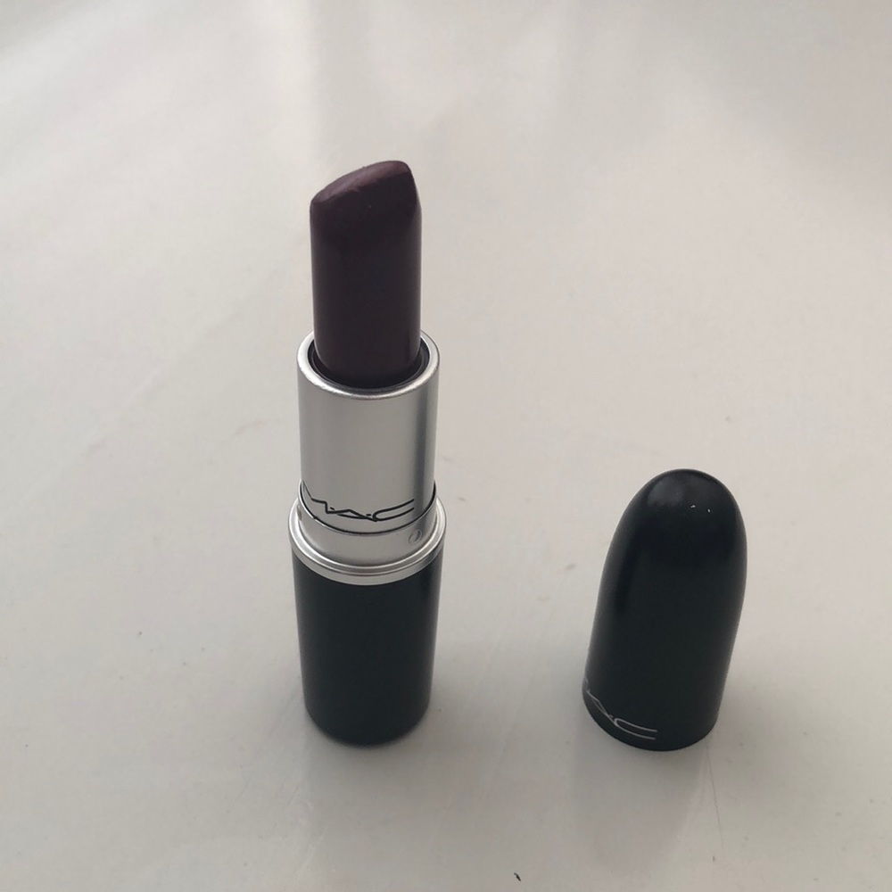 MAC lipstick in Dark Side